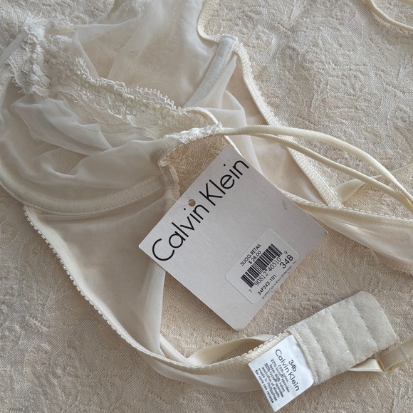 NWT New Calvin Klein sheer cream lace underwire bra 34B - Picture 4 of 4